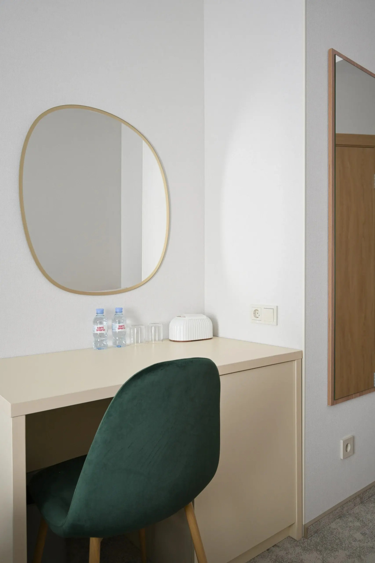 Отель Mirum Hotel