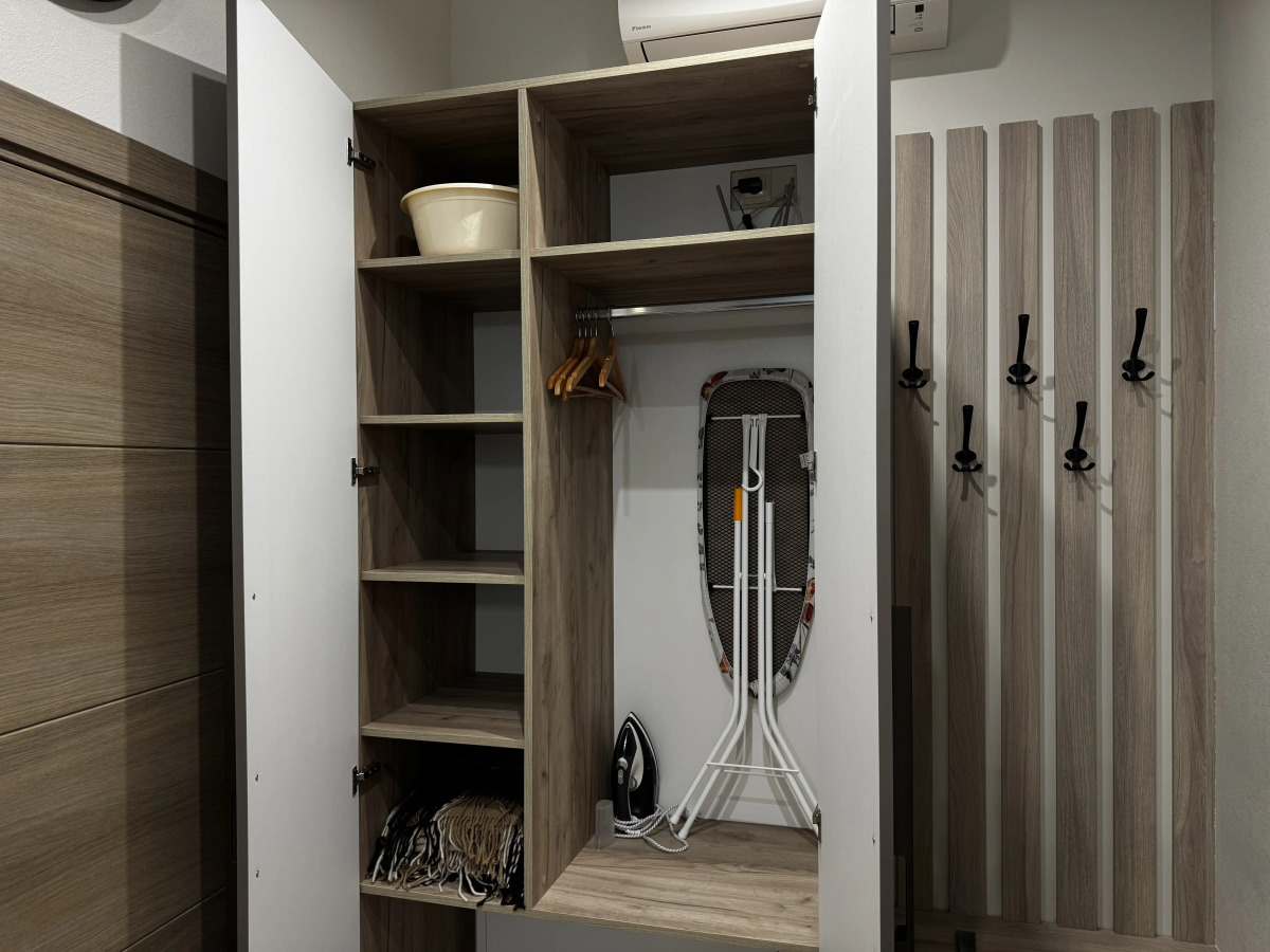 Апартаменты  Apart SV4 Цоколь Раушен Престиж