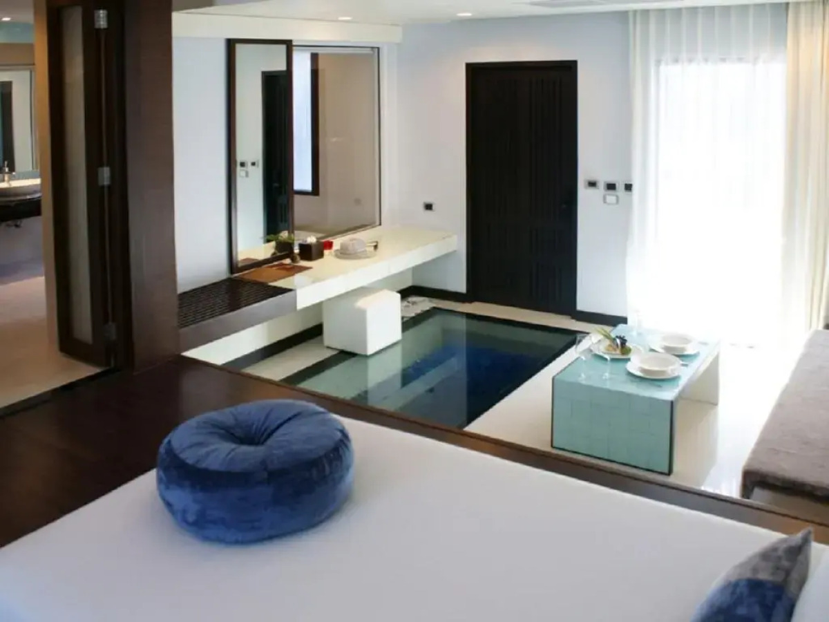 Отель Z Through by The Zign