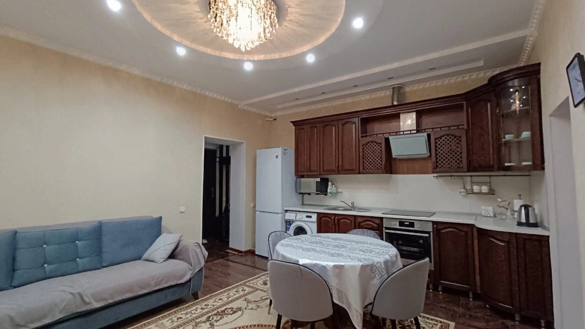 Квартира с двумя спальнями в курортной зоне рядом с Верхним рынком