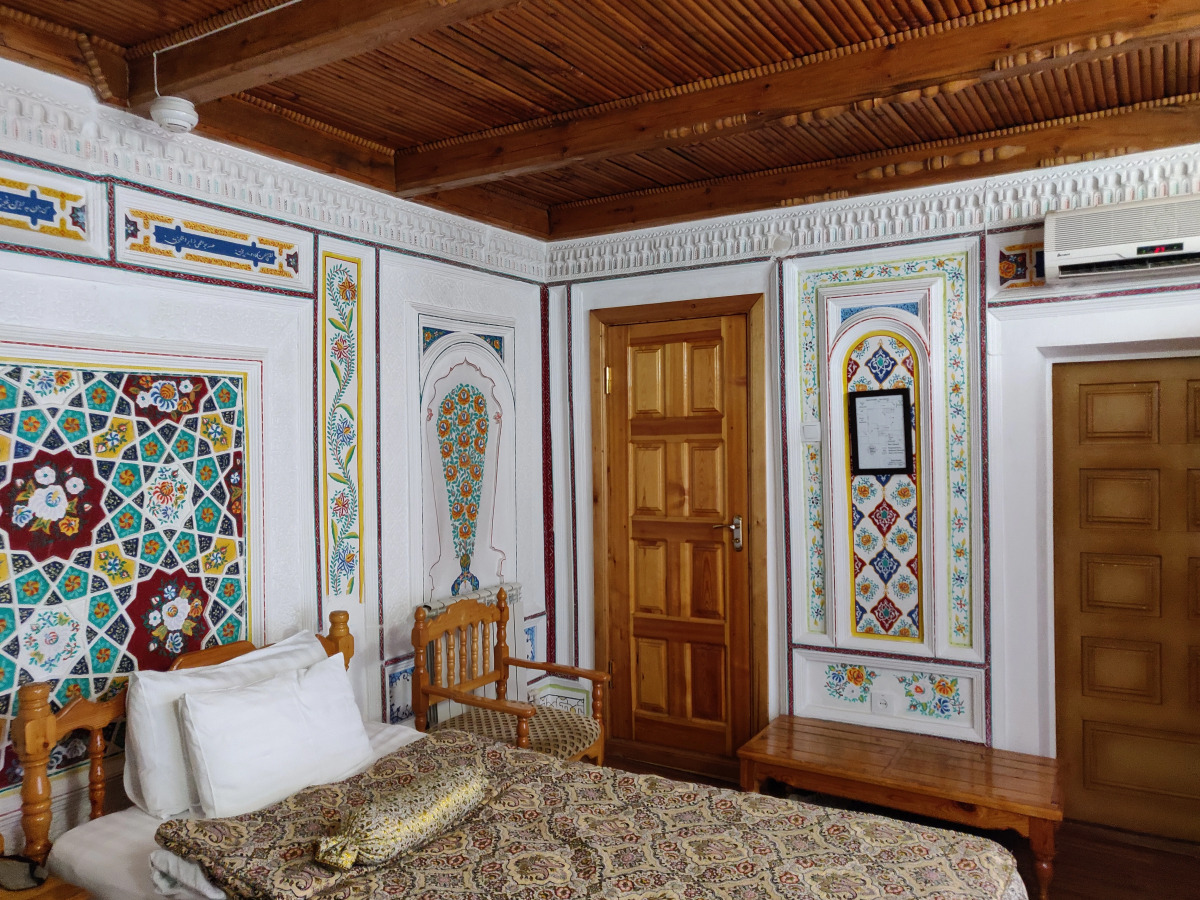 Отель Sasha & Son