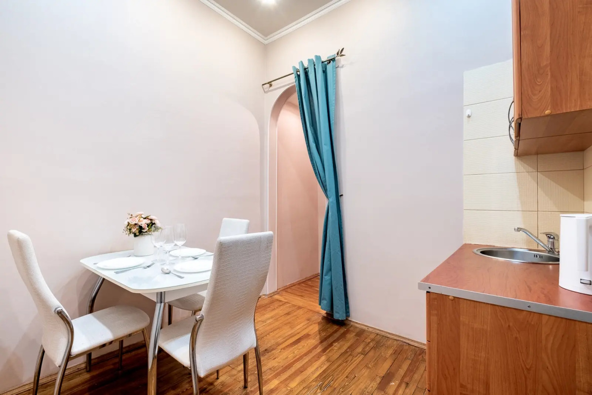 Апартаменты в центре города у метро Чернышевская