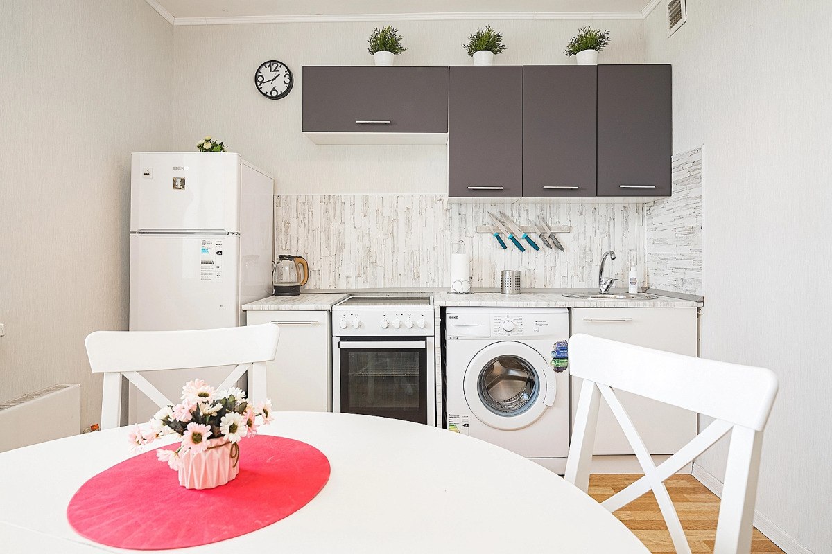 Апартаменты двухкомнатные c видом на Волгу на Волжской набережной  25, м.Cтрелка. Сова-Дом