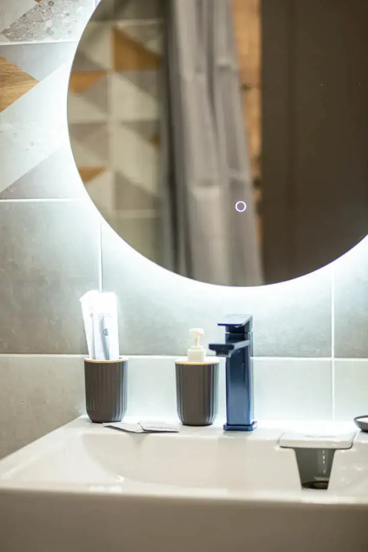 Апартаменты Unique Apart Манго в новой высотке рядом с Парком Ангелов на Мичурина 58/2