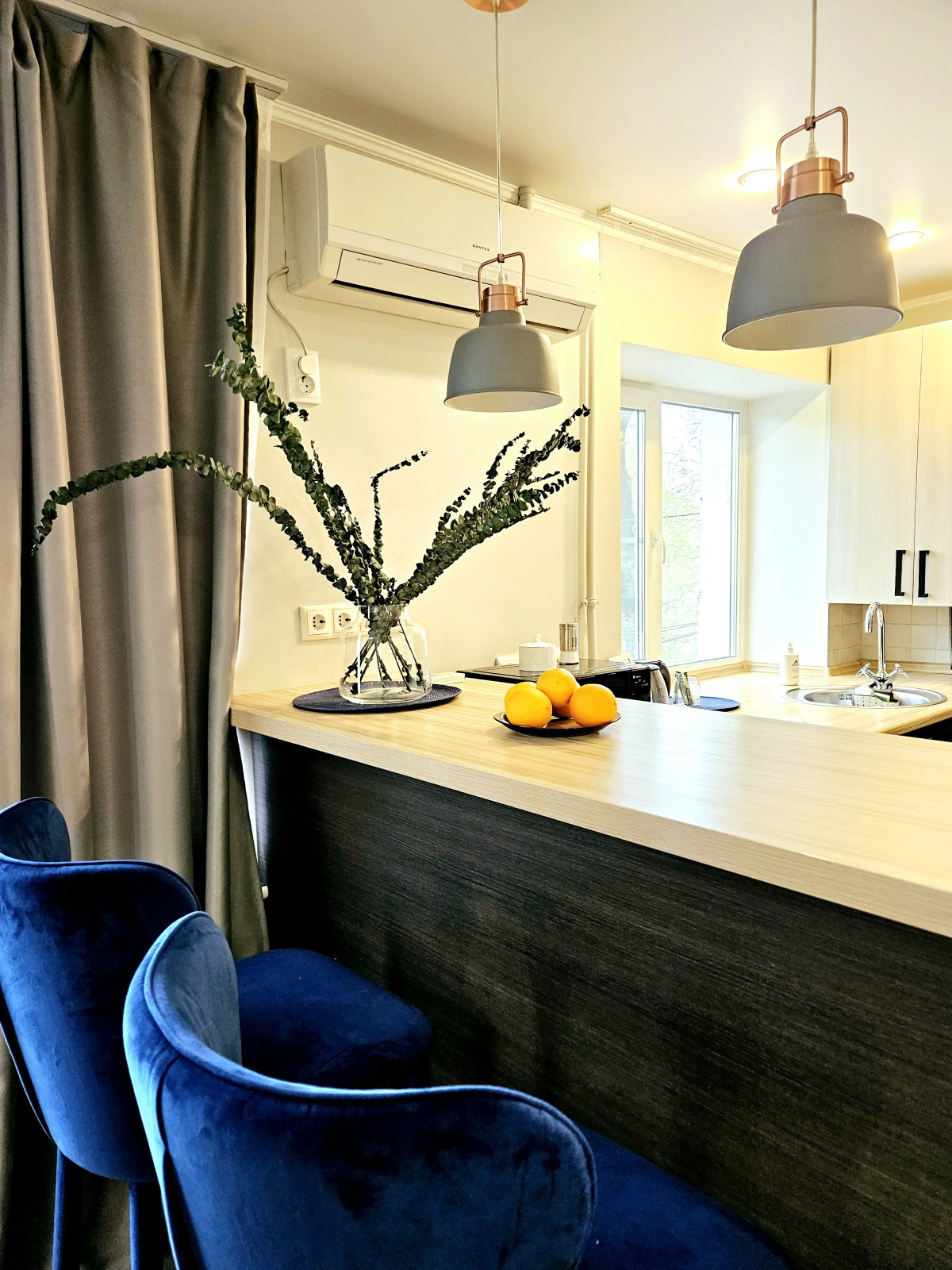 Квартира Неотель на Площади Ленина, рядом Театр Оперы и Балета