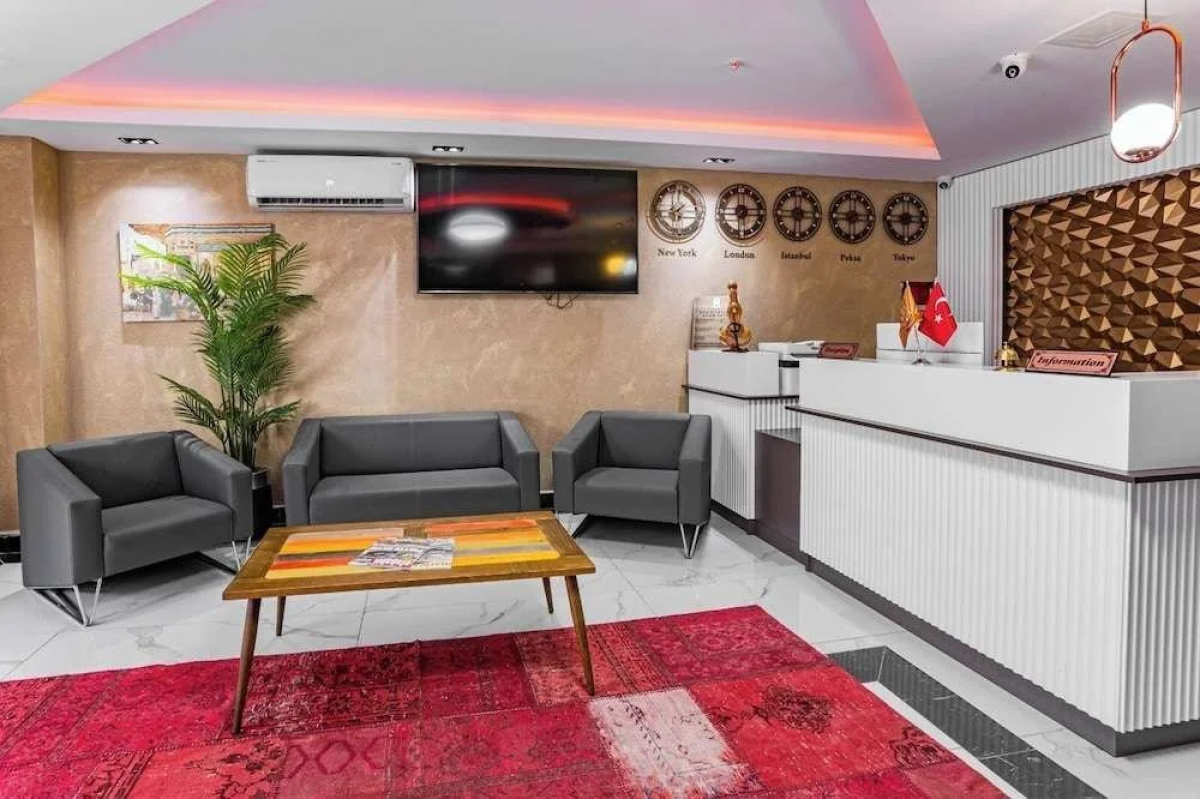Mays Royal Hotel