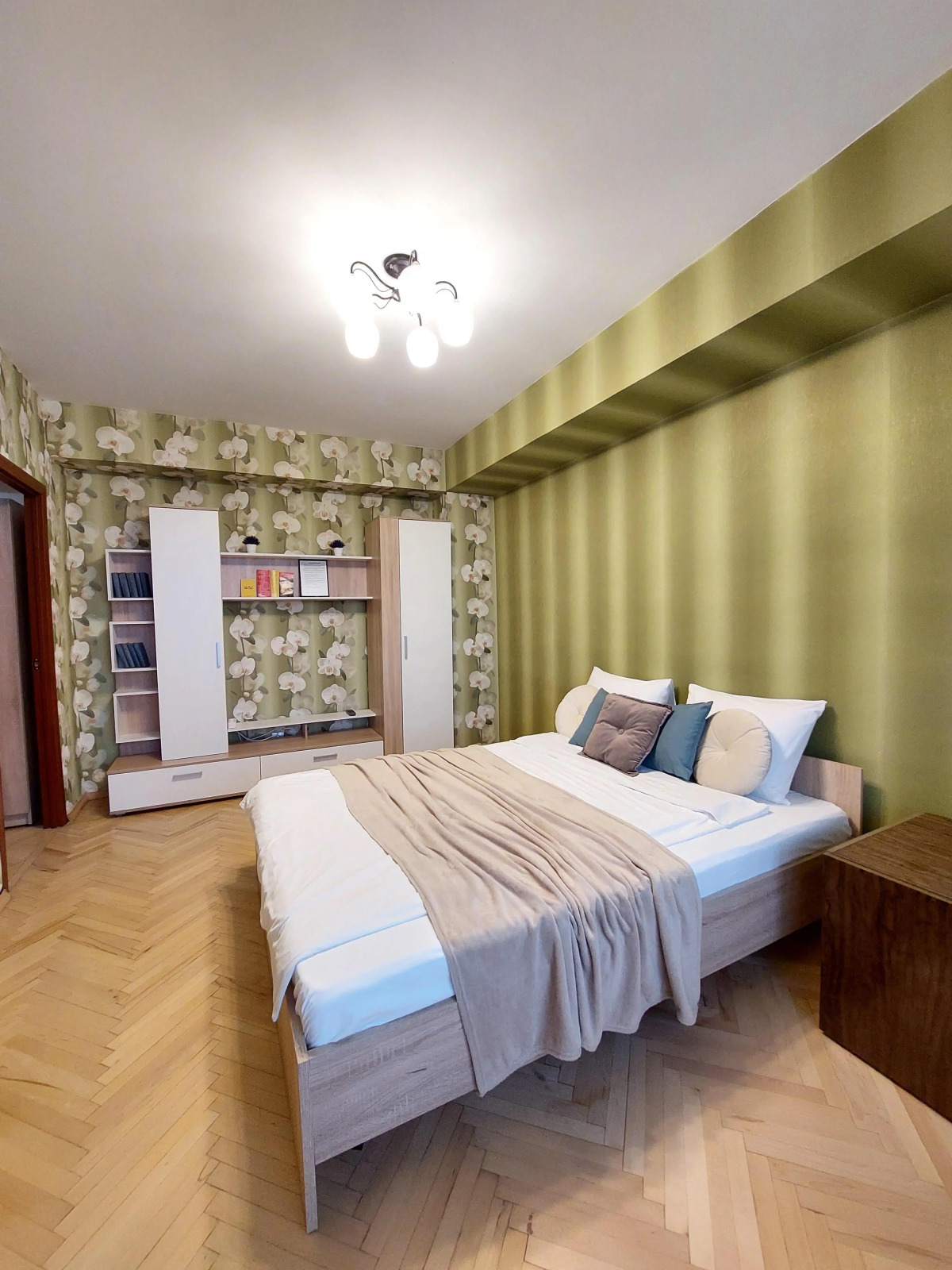 Апартаменты Островитянова 21