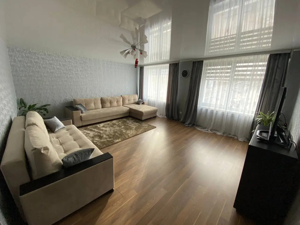 Квартира пл. Свободы Ленина 28