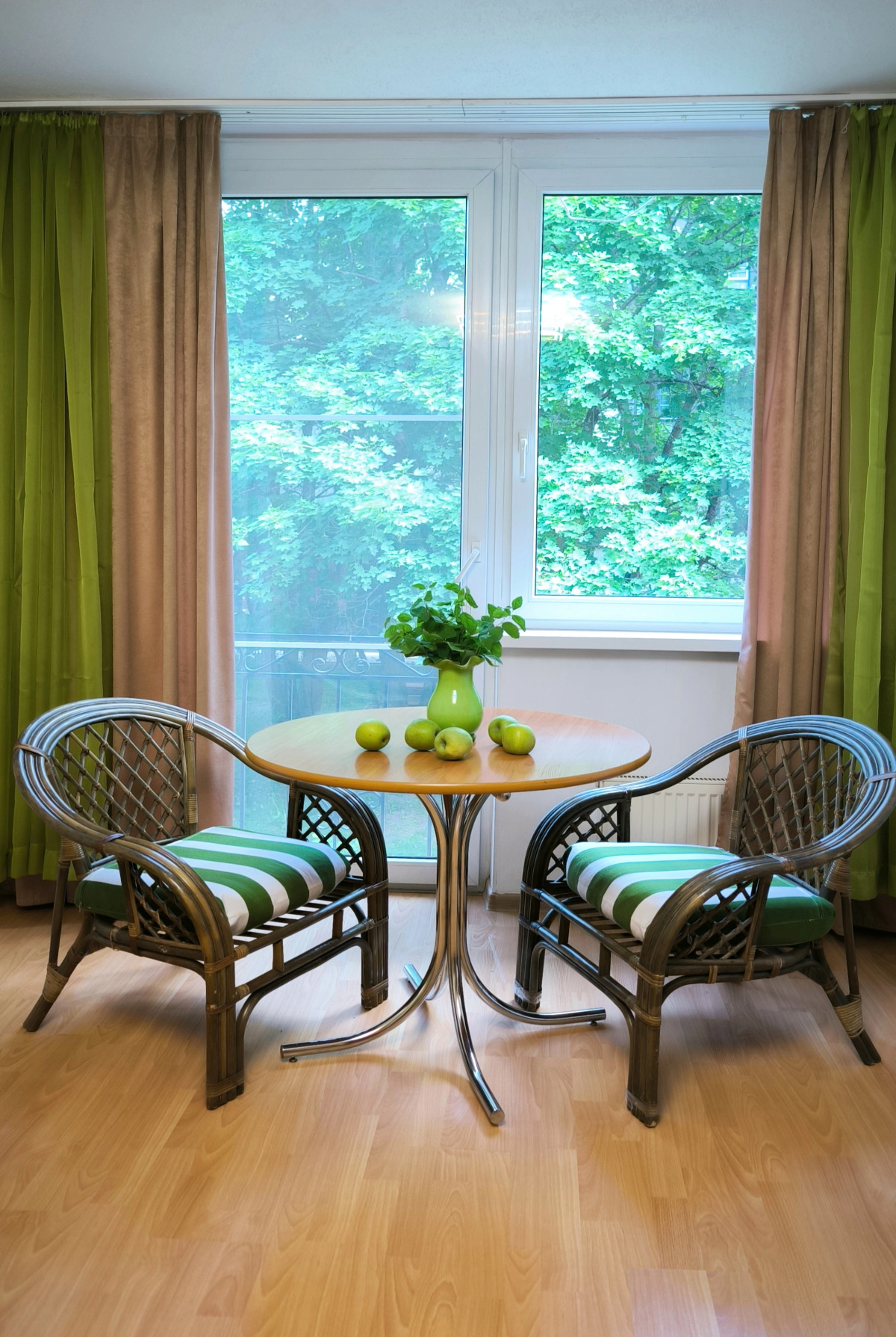 Апартаменты Двухкомнатные Зеленый Двор Беседка Центр