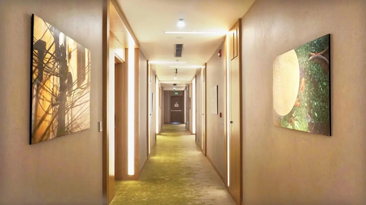Отель Holiday Inn & Suites Saigon Airport