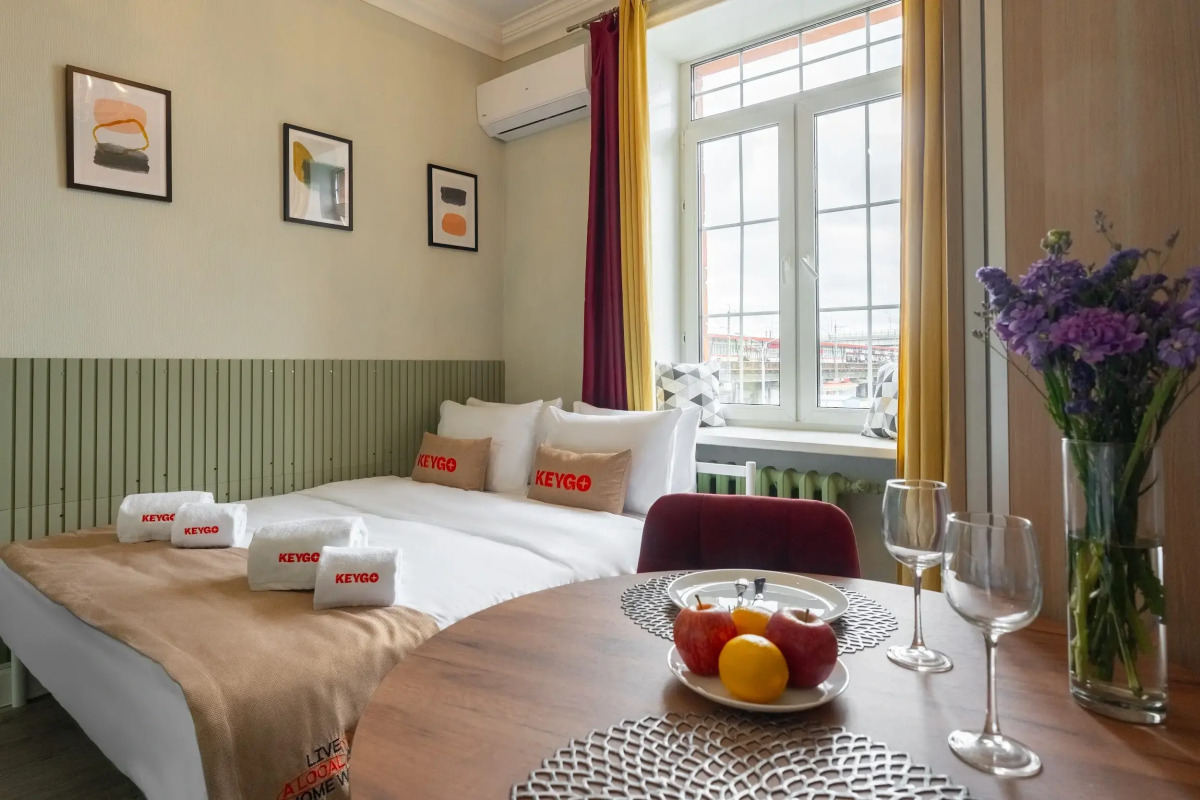 Апартаменты KeyGo #1010 Студия рядом с метро Окружная