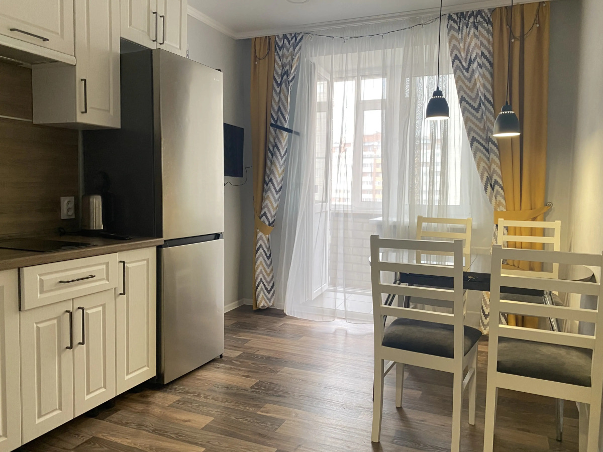 Апартаменты Две Подушки на Возрождения 86 A - 445