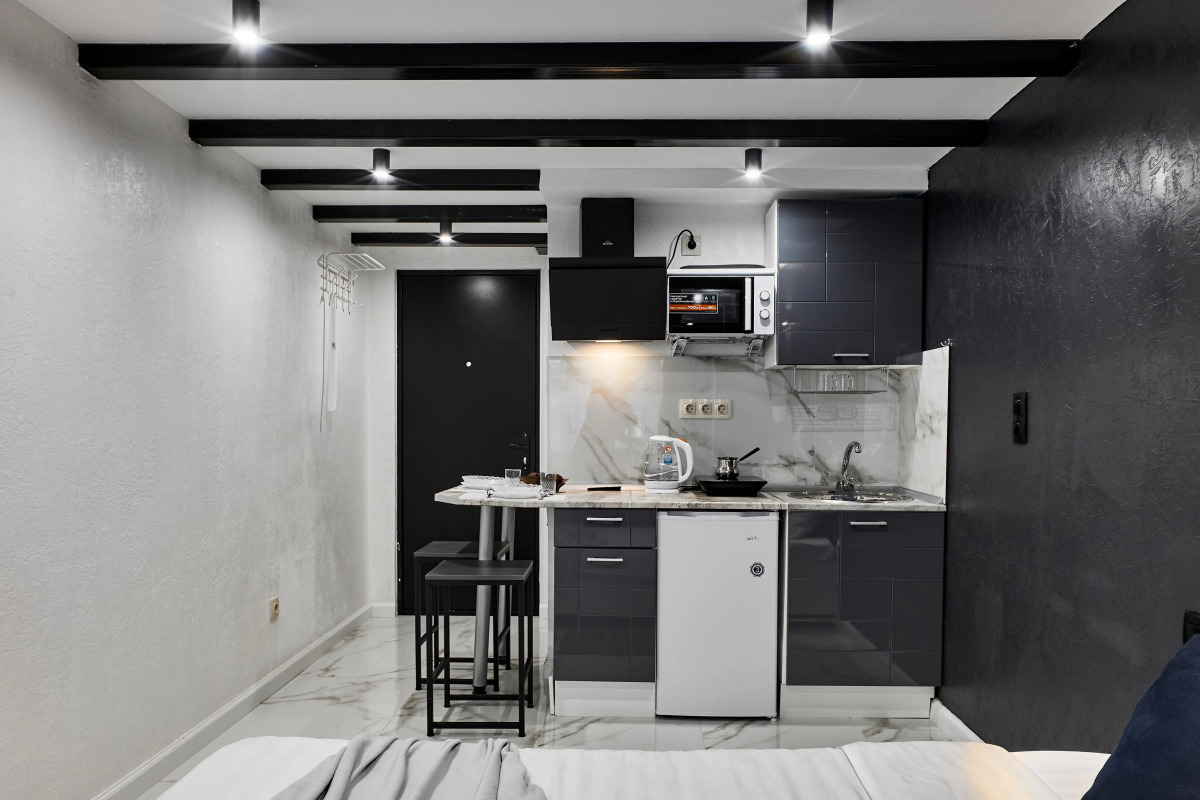 Апартаменты монохромные EasyGuest на Чертановской