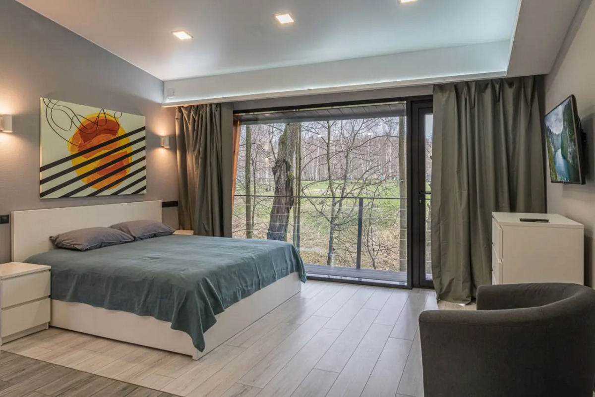 Отель Шепот