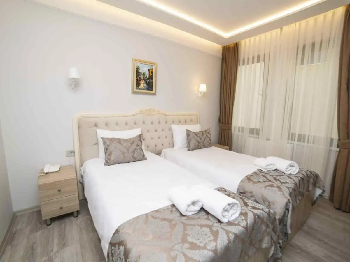 Отель HHK Hotel Downtown