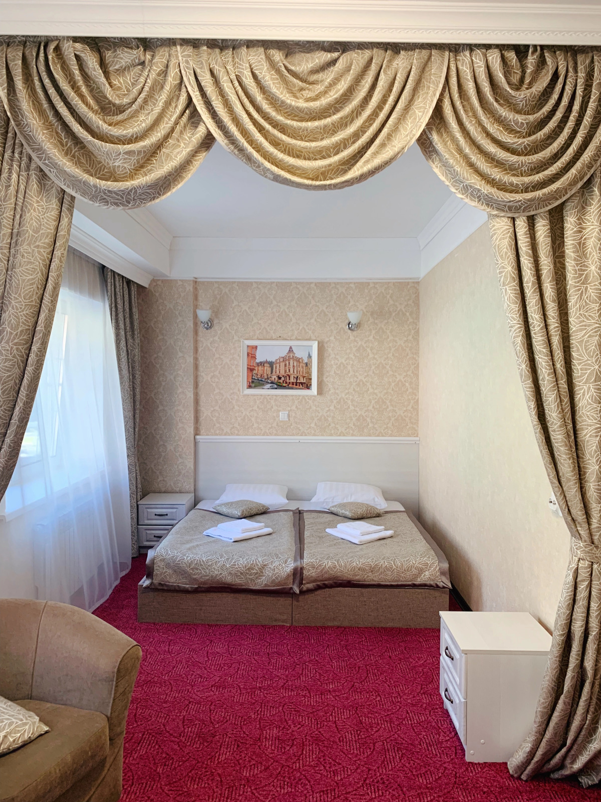 Отель Корона