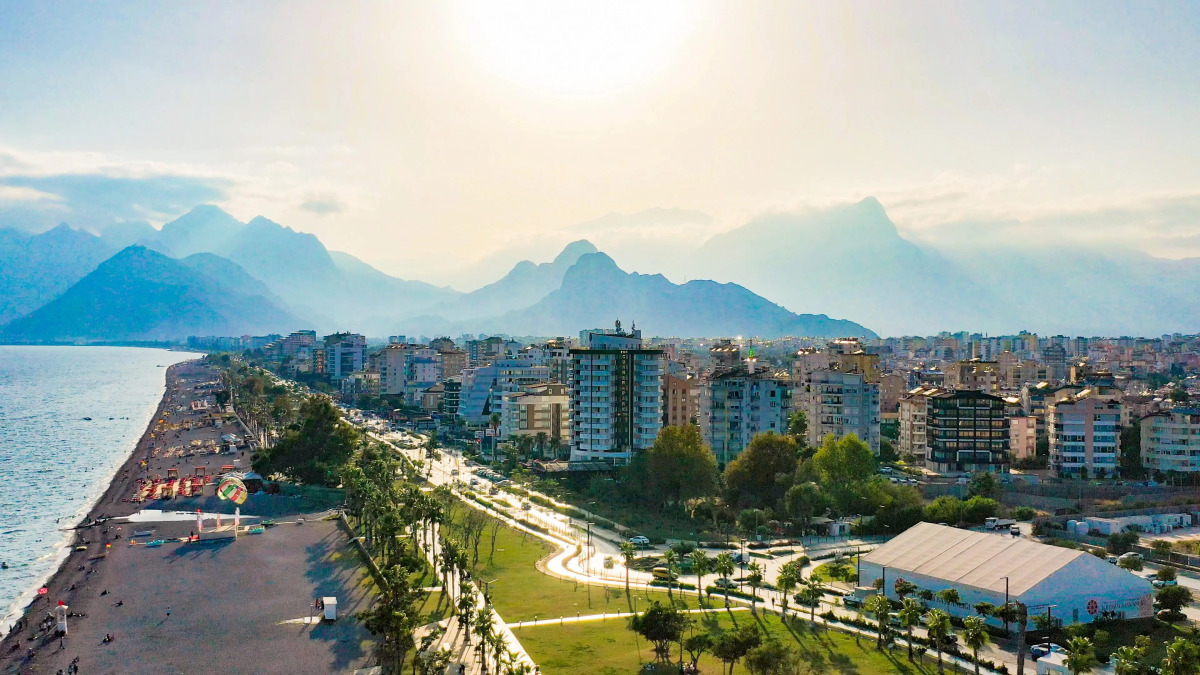 Отель The Corner Park