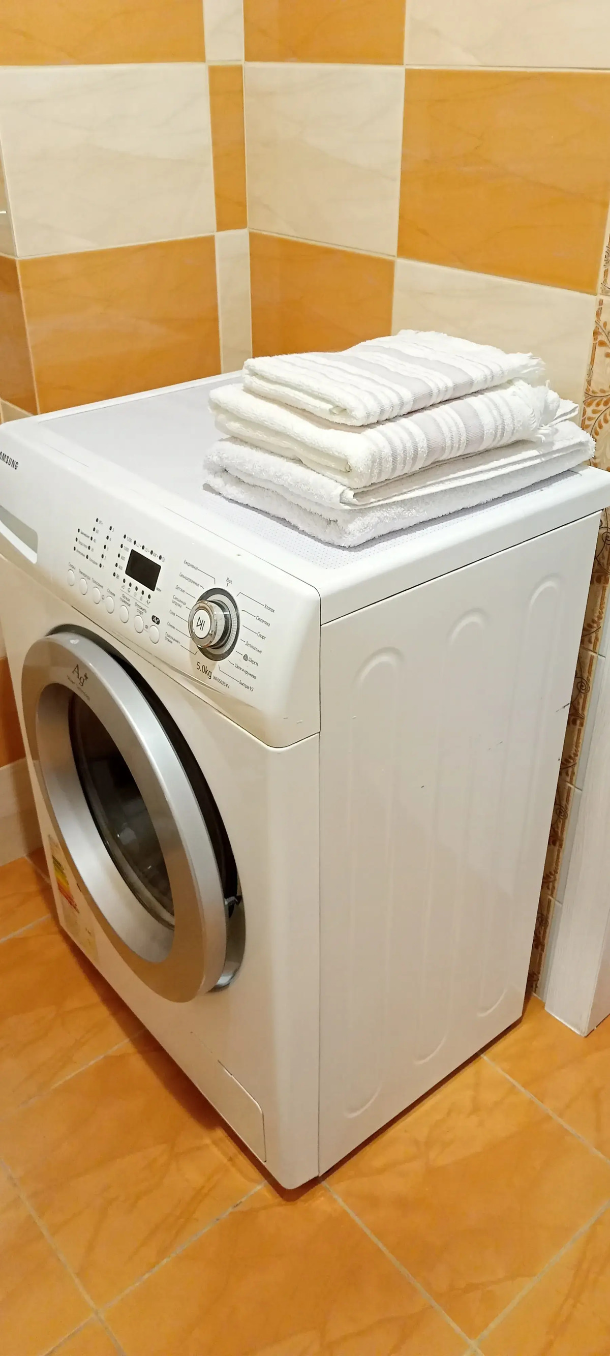 Квартира Кирова 120А оранжевая квартира