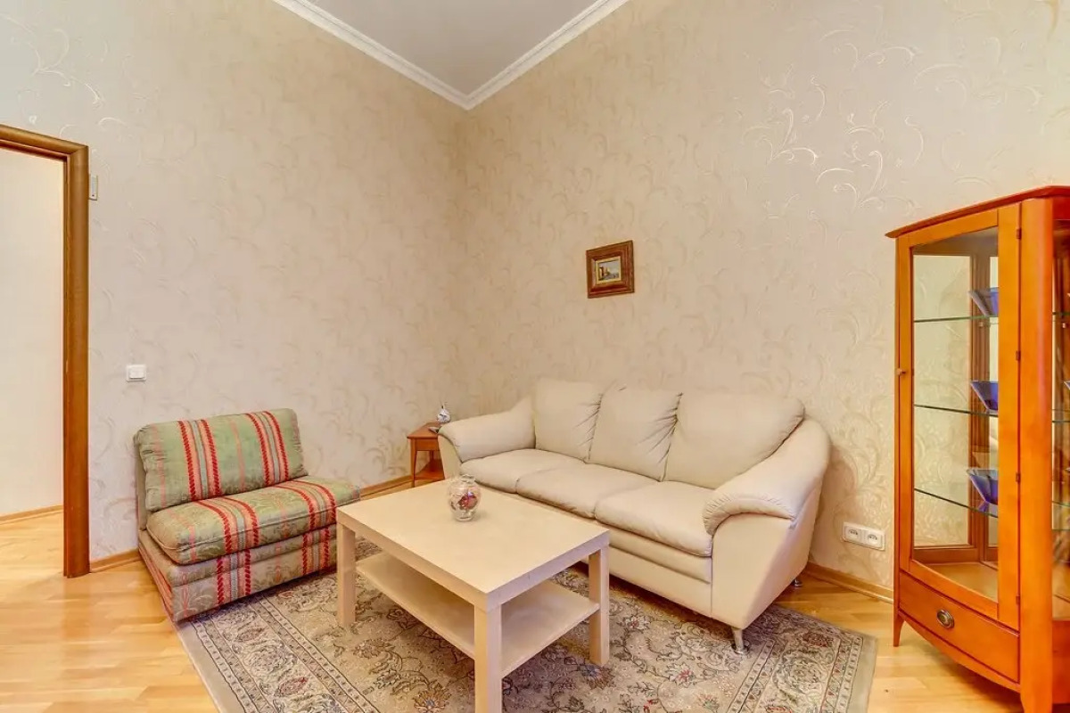 Квартира Трёхкомнатная с изолированными комнатами и балконом