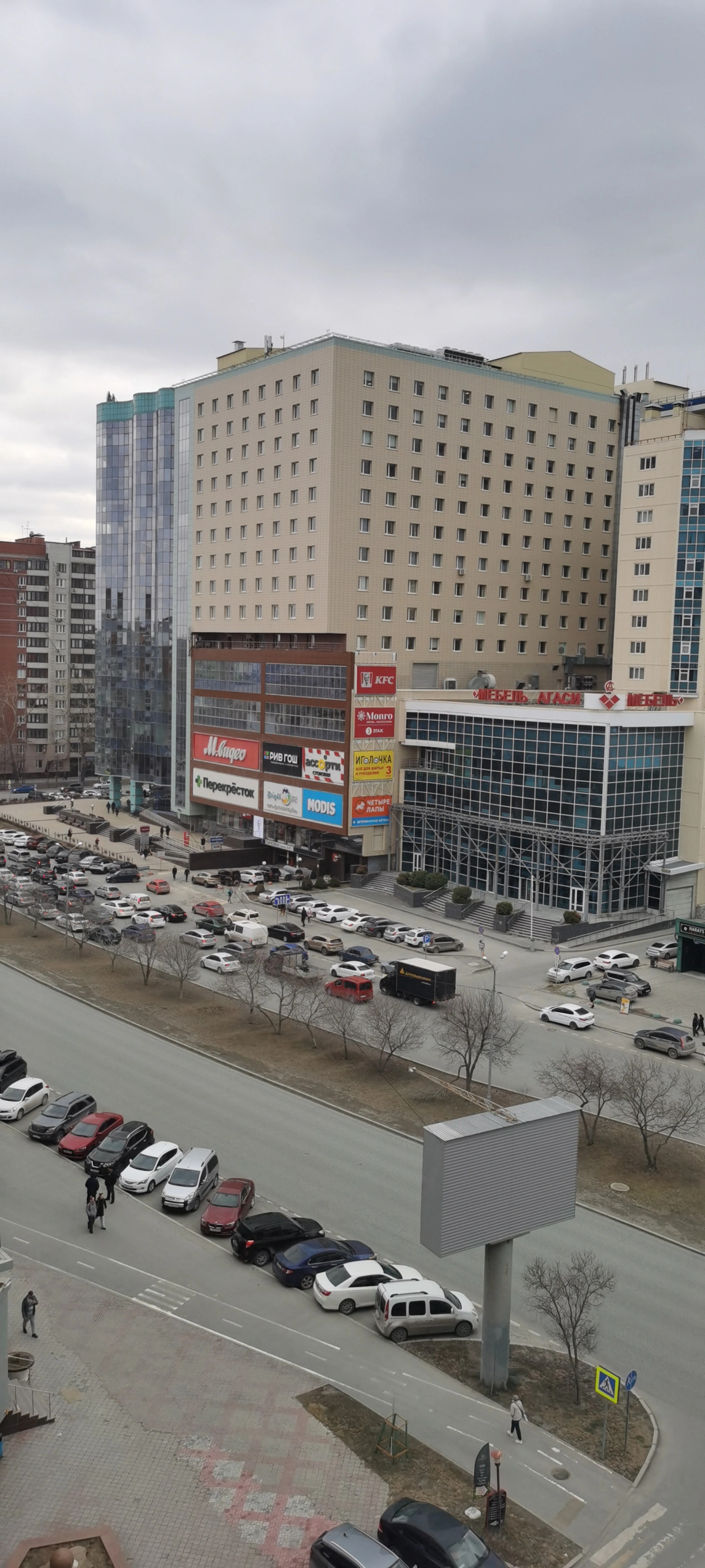 Квартира в деловом центре Тюмени на 50 лет Октября