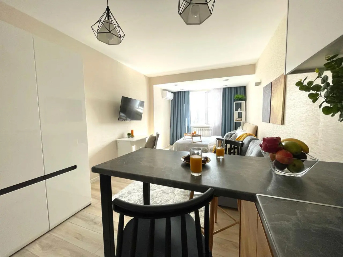 Апартаменты Студия День Ночь с Видом На Горы