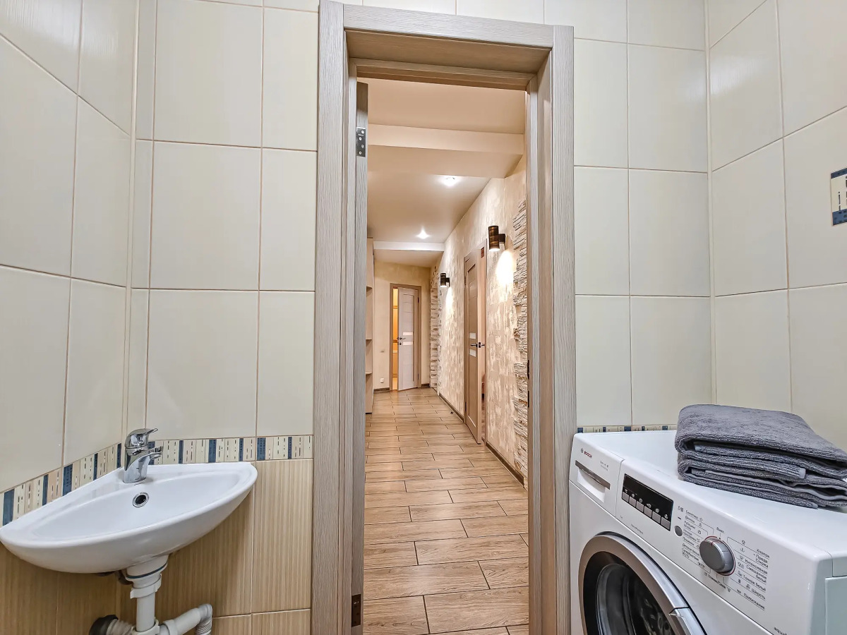 Апартаменты Евротрёхкомнатные Stepanenkov на Зыряновской 55