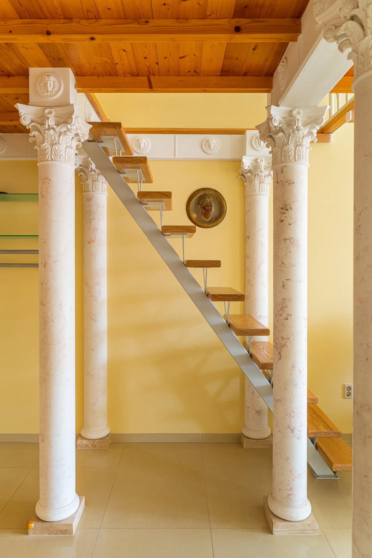 Апартаменты Большая Конюшенная 3