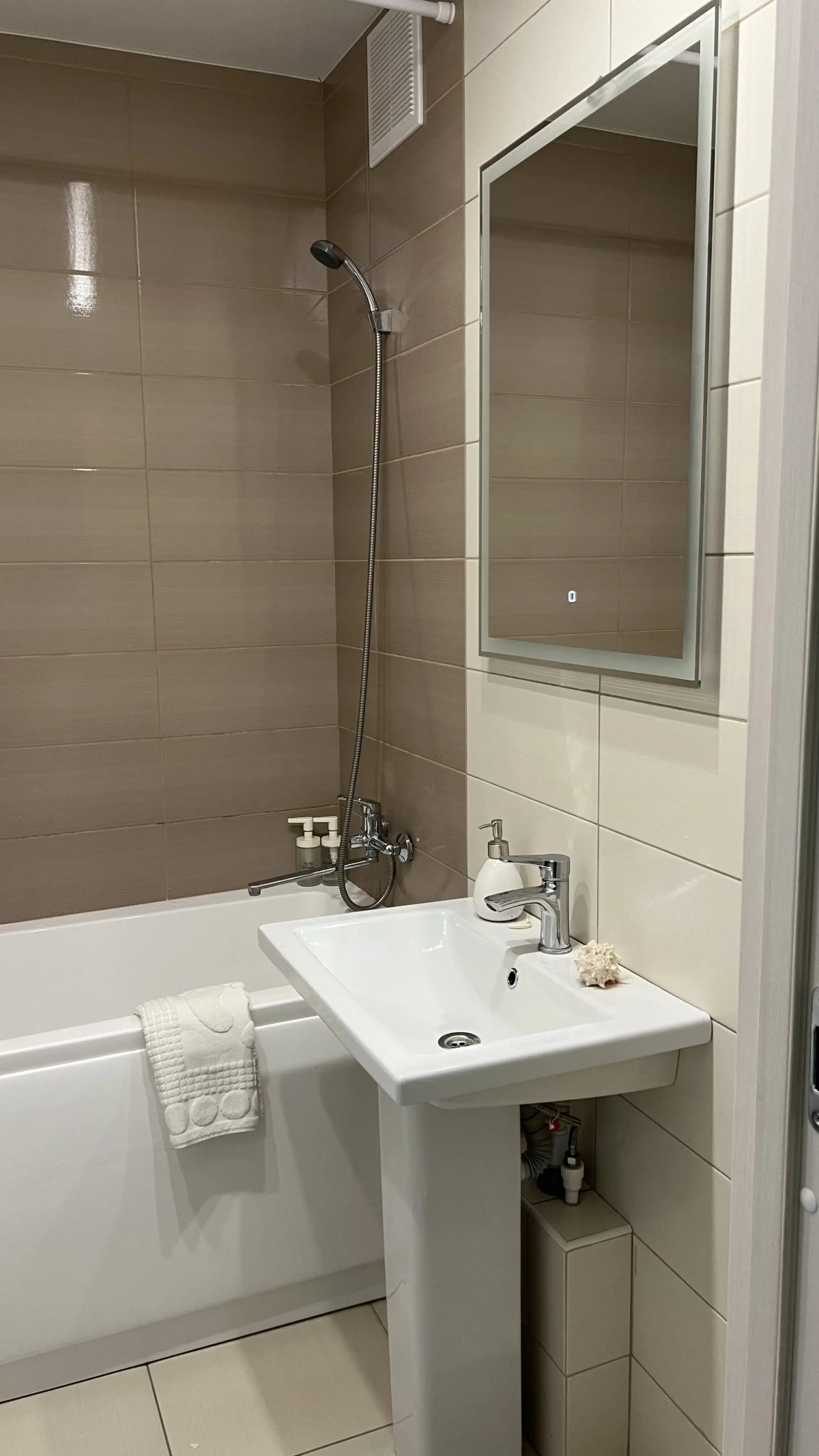 Квартира новая 2х комнатная 2 кровати