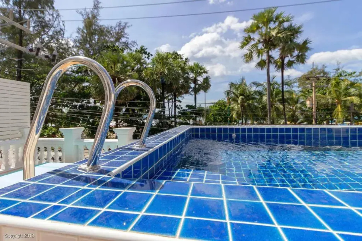 Отель Modern Living Residence  Phuket Patong