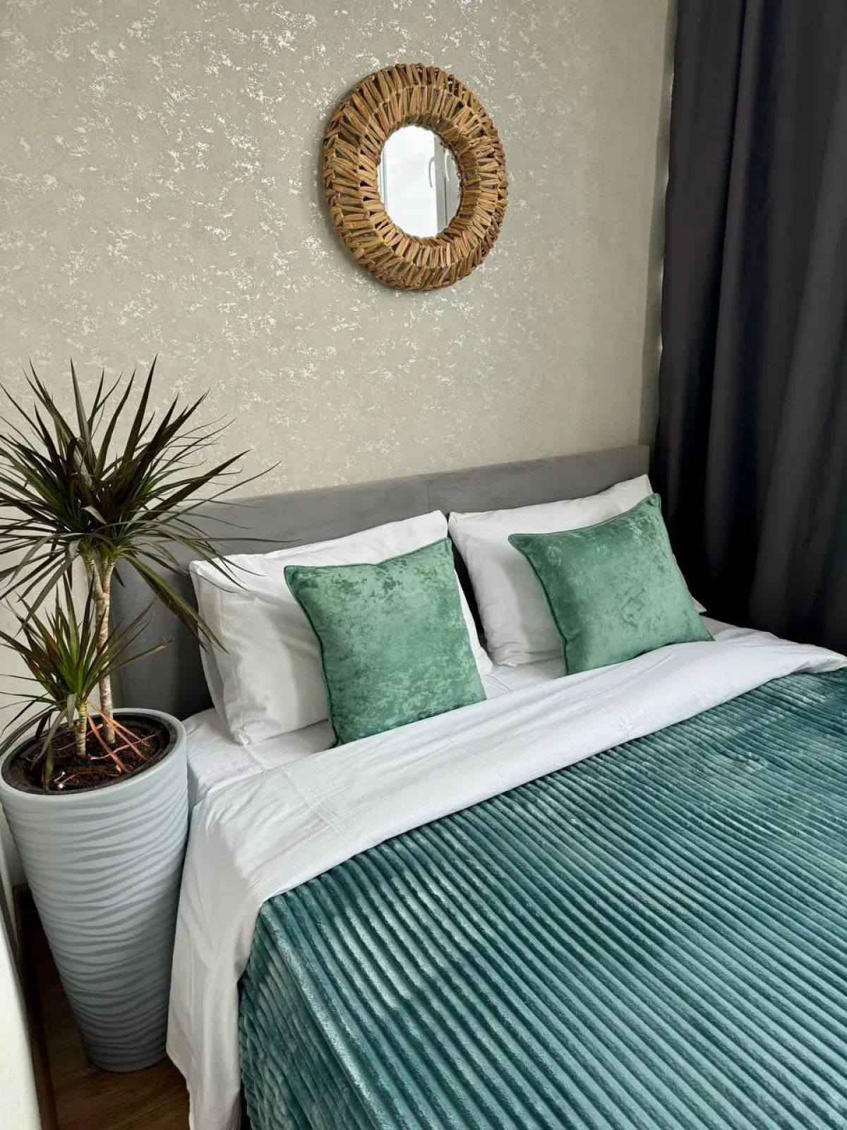 Апартаменты Семейные с красивым видом недалеко от парка Галицкого 1