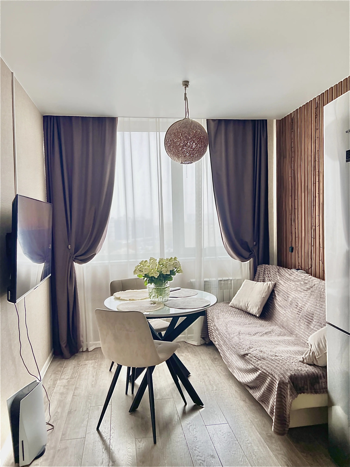 Квартира уютная напротив Театра оперы и балета