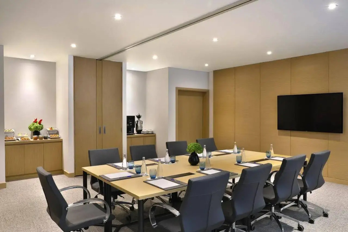 Отель Dubai Avani Ibn Battuta Hotel