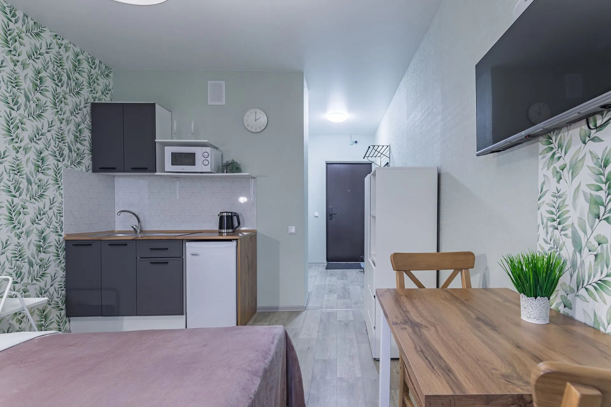 Квартира студия на Бурнаковской 97