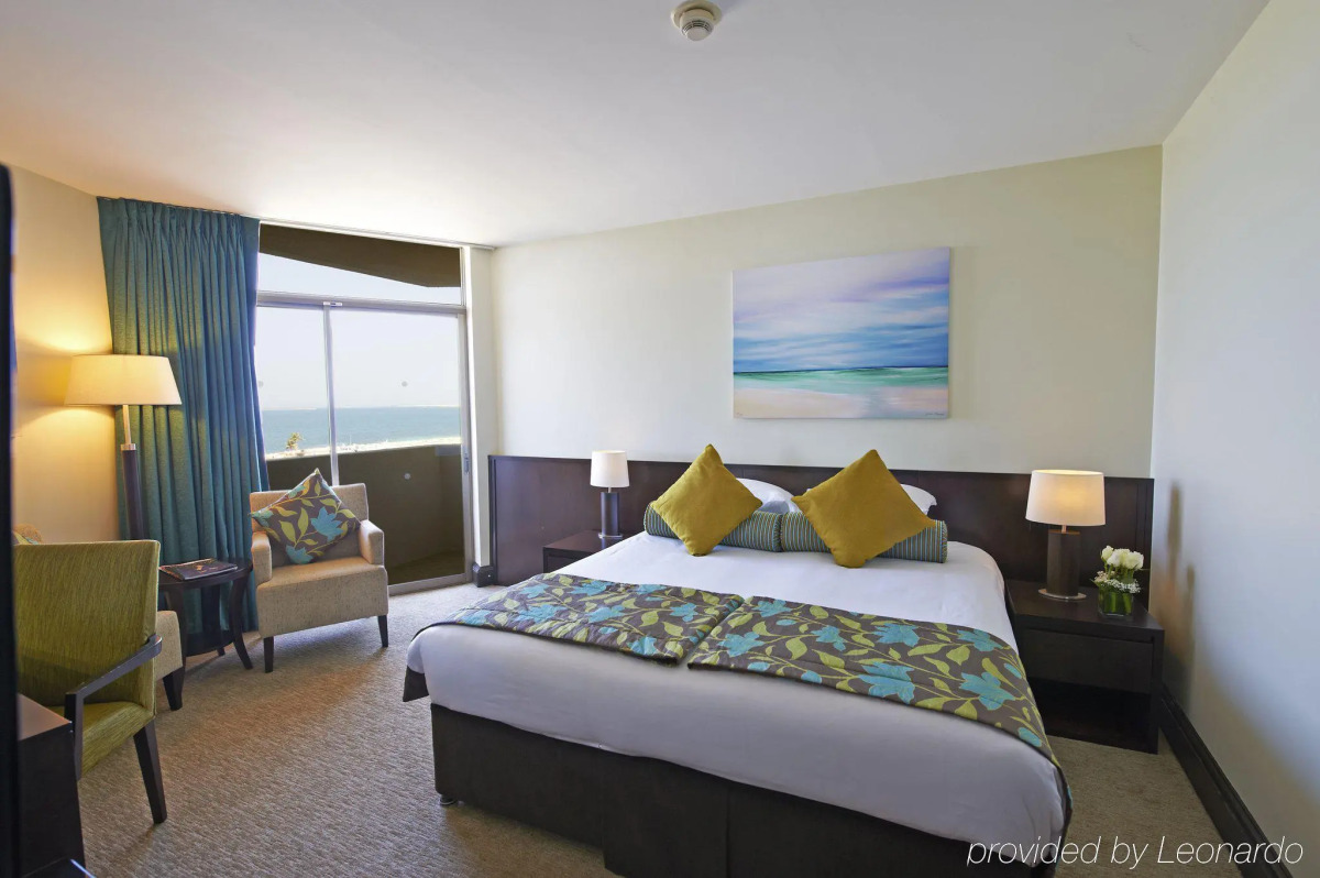 Курортный отель JA The Resort - JA Beach hotel