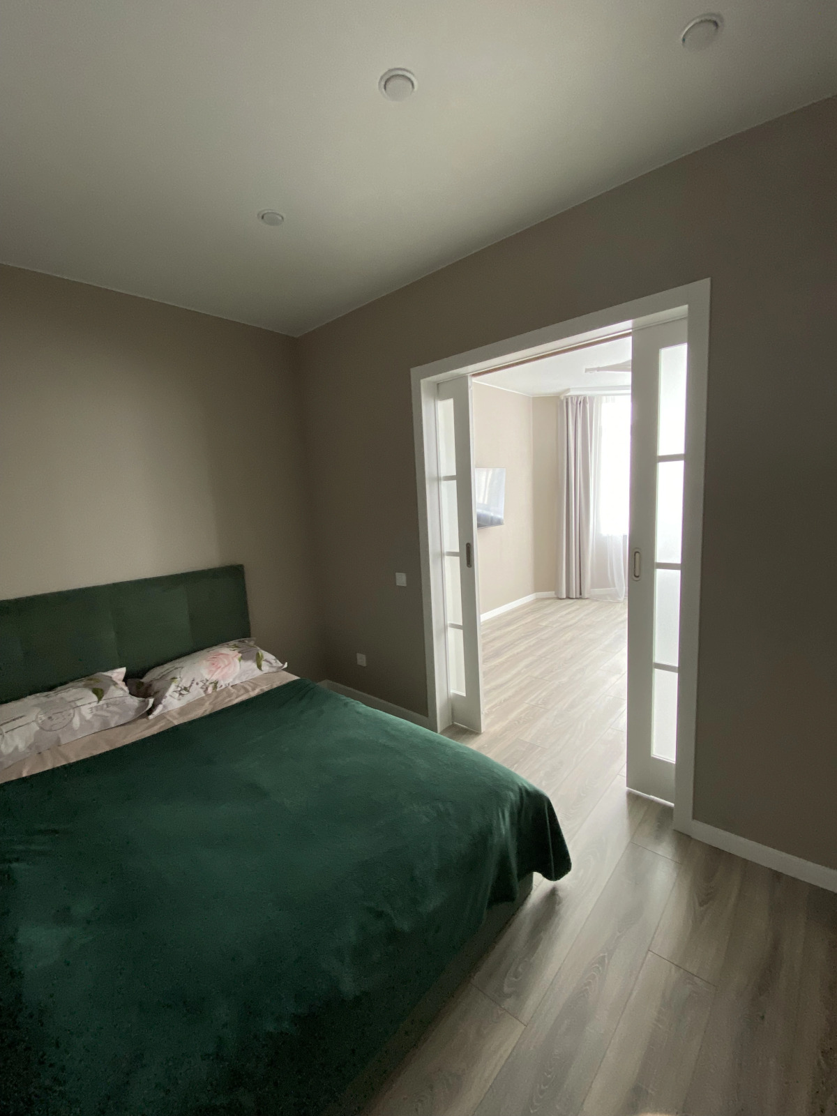 Квартира на Крайнова