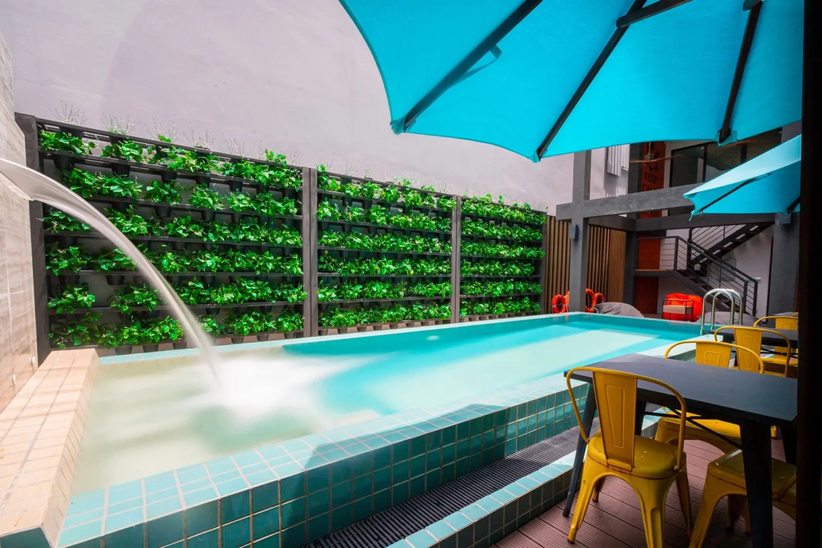 Отель Recenta Style Phuket Town