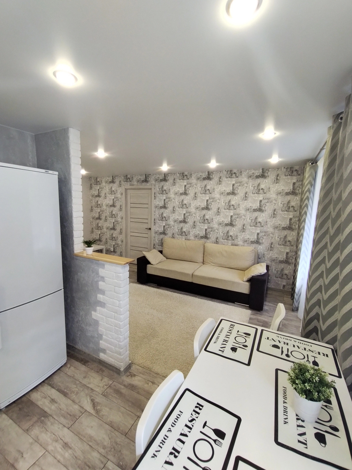 Апартаменты Ленина 3