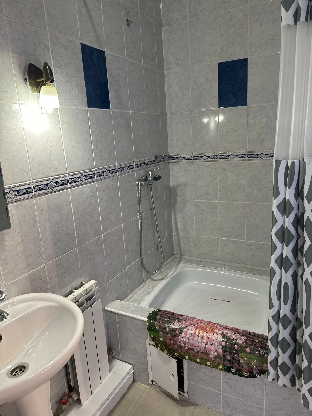 Отель Лотос