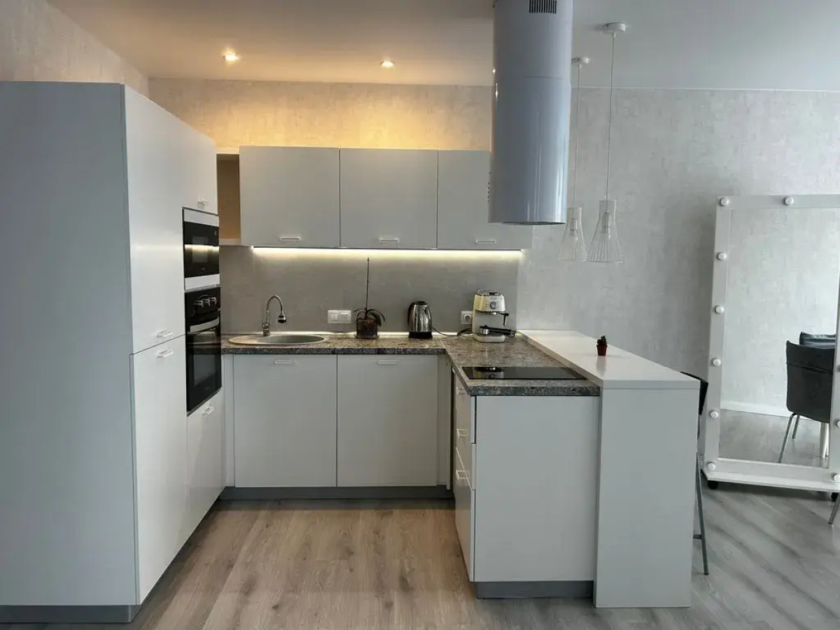 Квартира Современная трёшка возле Dana Mall