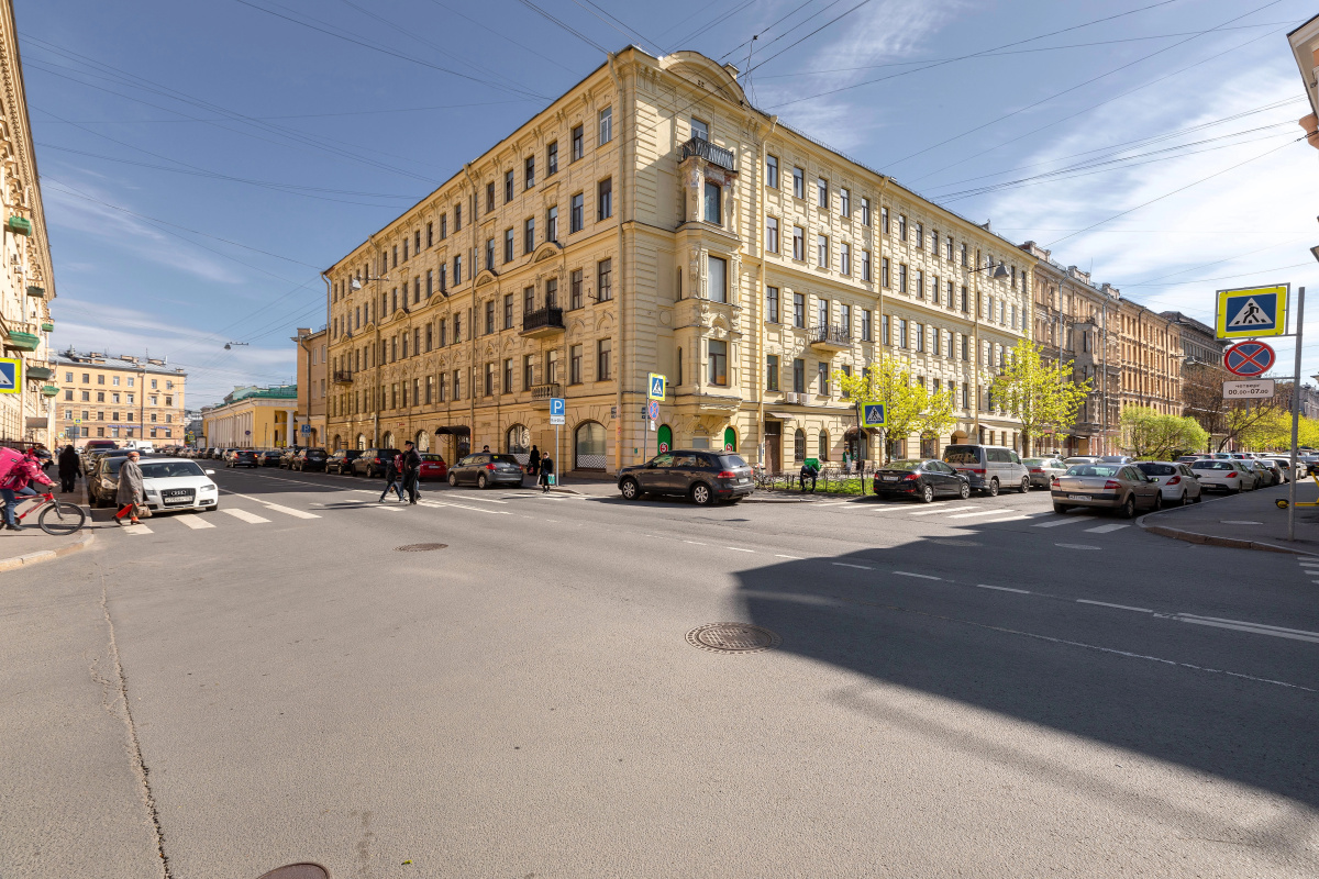 Апартаменты Классическая петербургская квартира в духе ХХ века