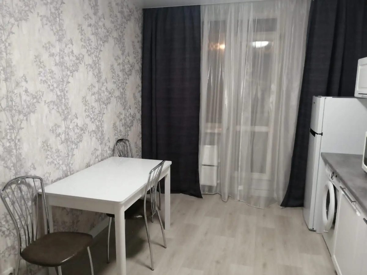 Апартаменты Двухкомнатная Квартира на Алексеева 27