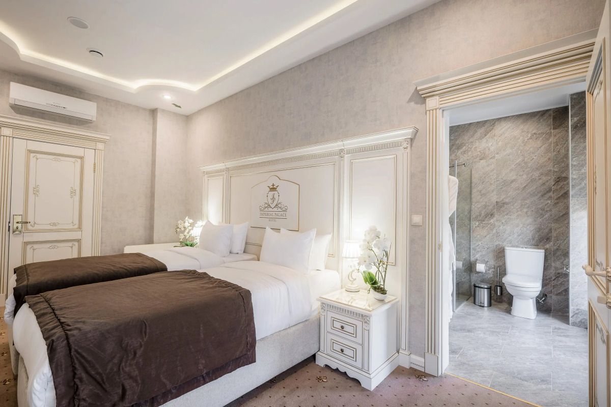 Отель Imperial Palace