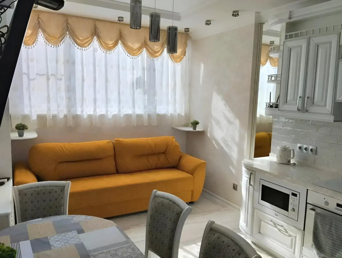 Квартира с видом на стадион