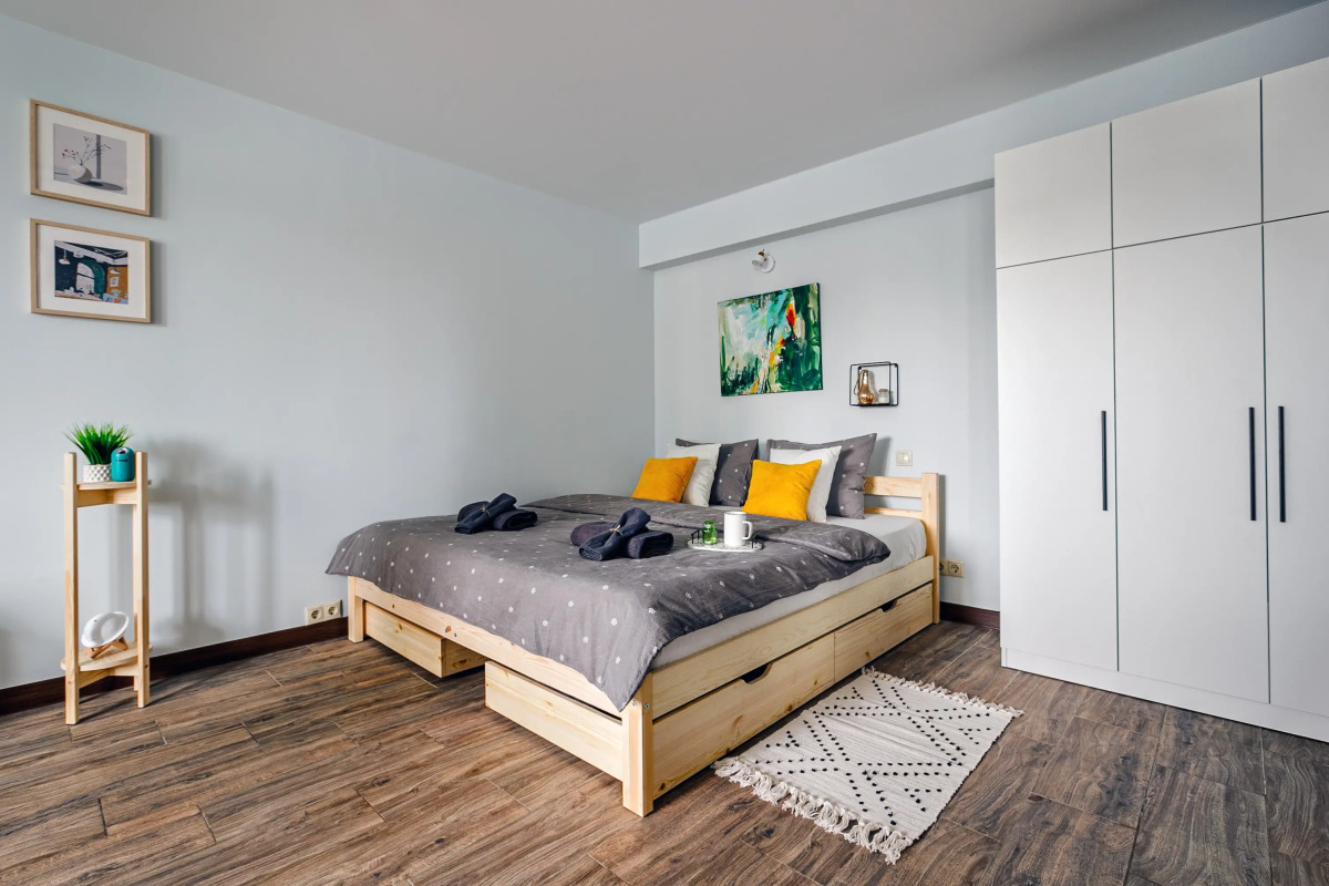 Апартаменты Butyrsky Cozy with Terrace, Parking and King-size Bed