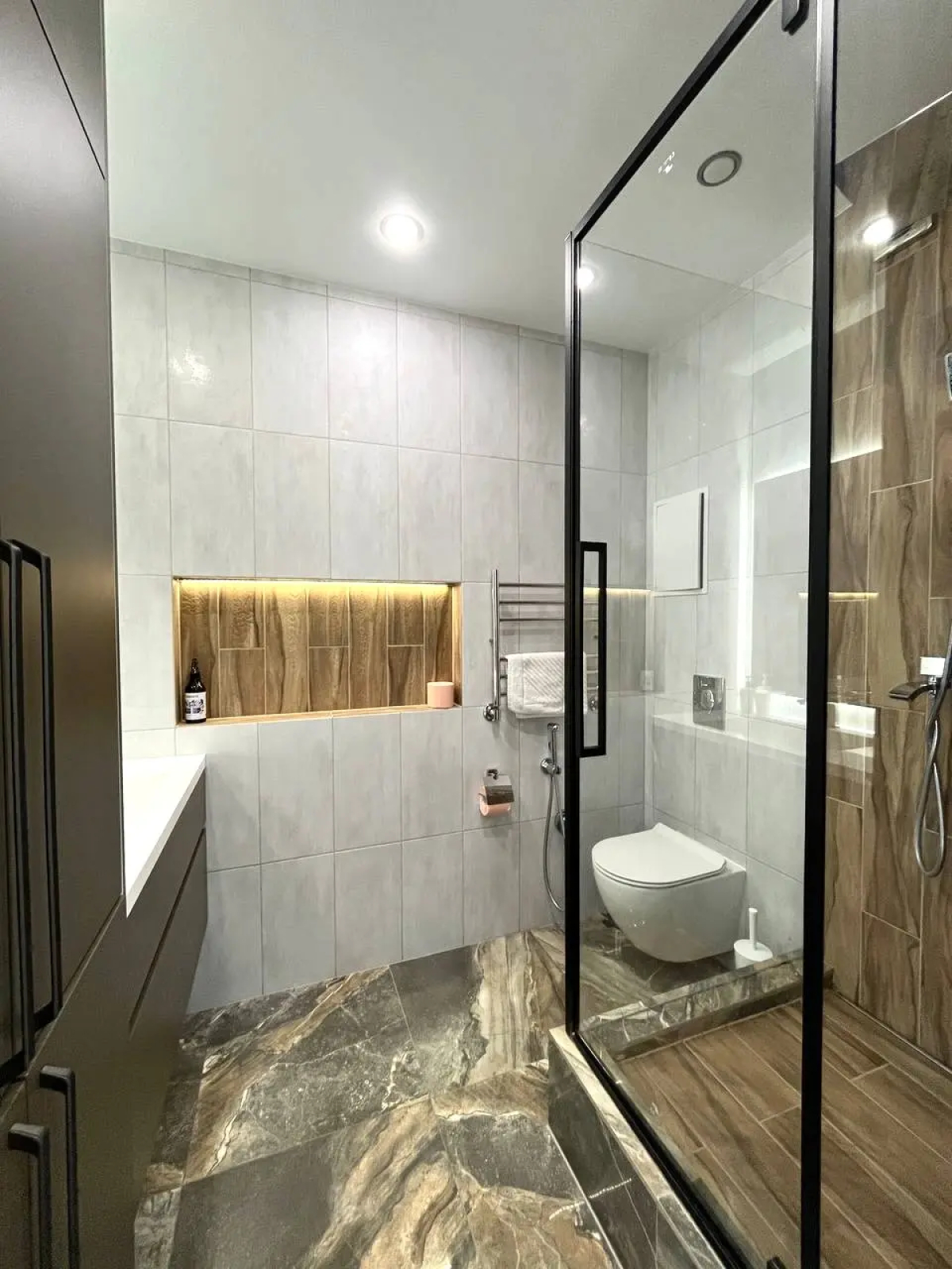 Апартаменты Unique Apart Тефия в новой высотке на Притомском рядом с Московской площадью на Притомском 25/2