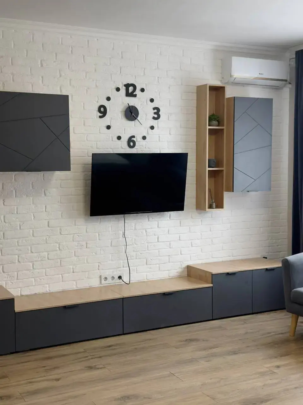 Квартира Студия на Братьев Темировых 69/4