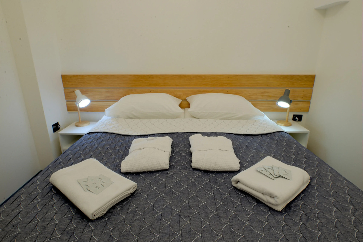 Отель Двенадцать