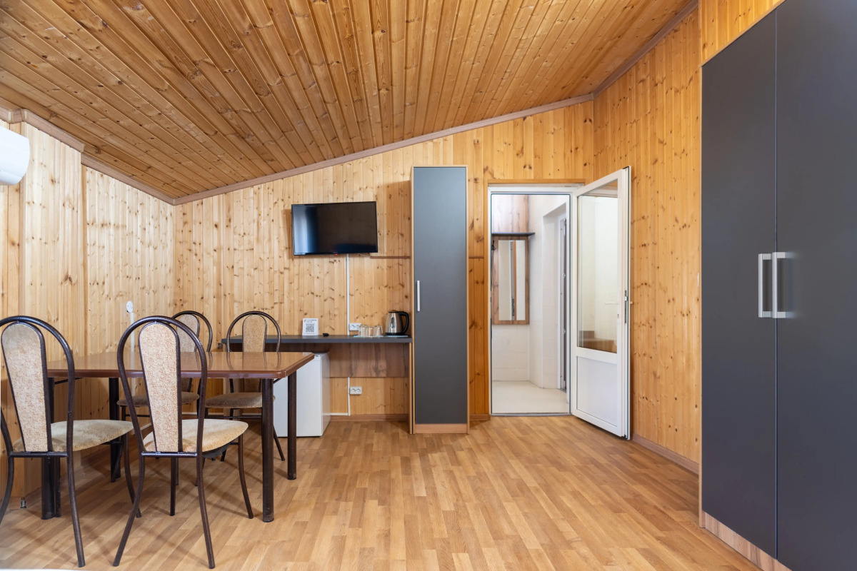 Отель Максим Парк-Лоо