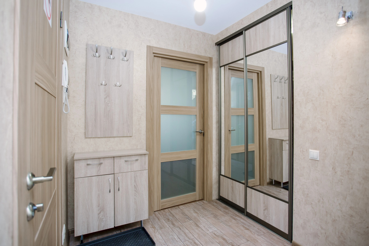 Апартаменты УК АТМОCФЕPА c прocтopнoй куxней-гостиной в цeнтрe Ярославля