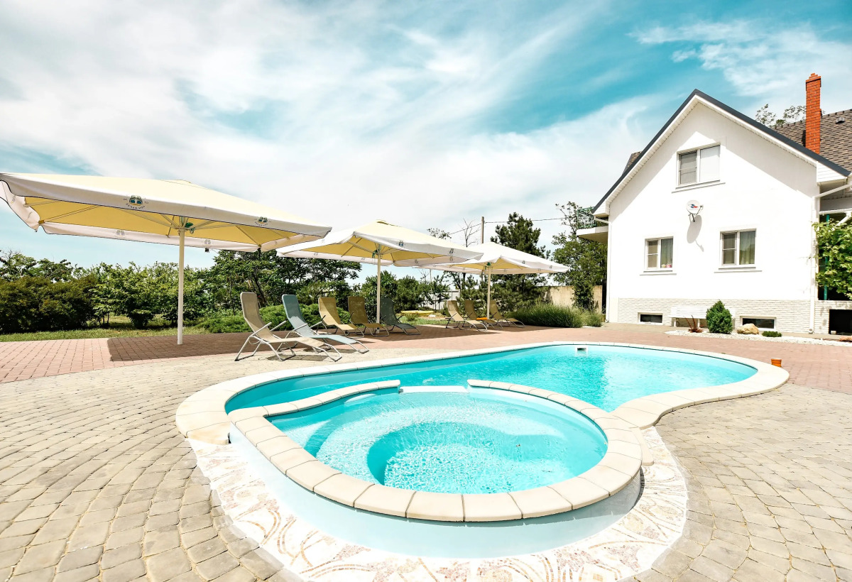 Отель Белая Ива